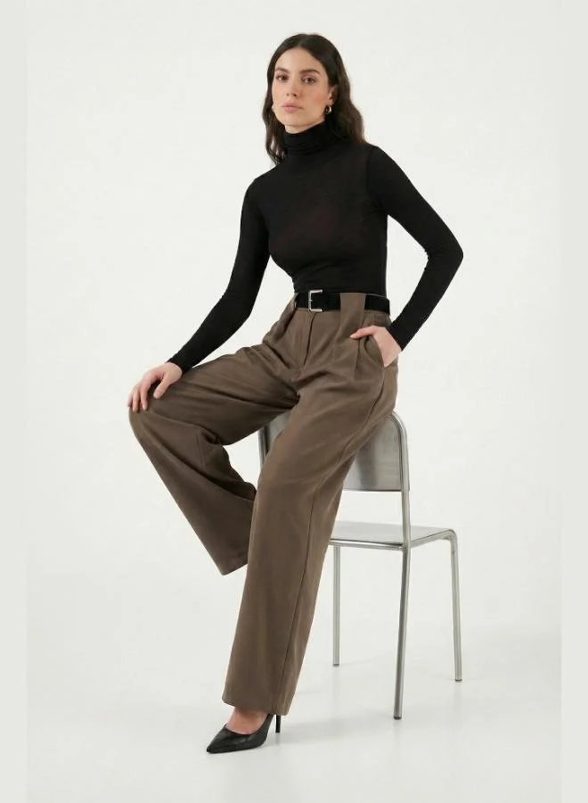 ليلا بنطلون نسائي واسع الساق بخصر عالٍ مع تفاصيل حزام